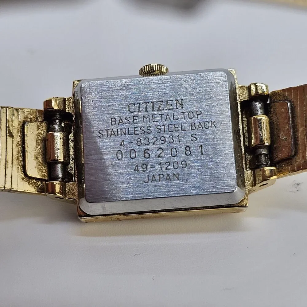 VTG Citizen Women's‎ Watch 16MM Black Gold Dial Gold Band 6